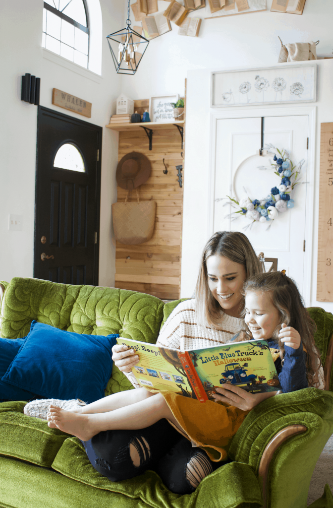 Fall is a great time of year for reading! #halloweenbooks #fallbooks