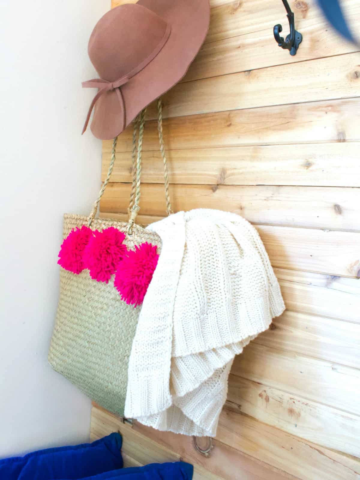 Entryway makeover in a weekend. How we renovated our entryway easily