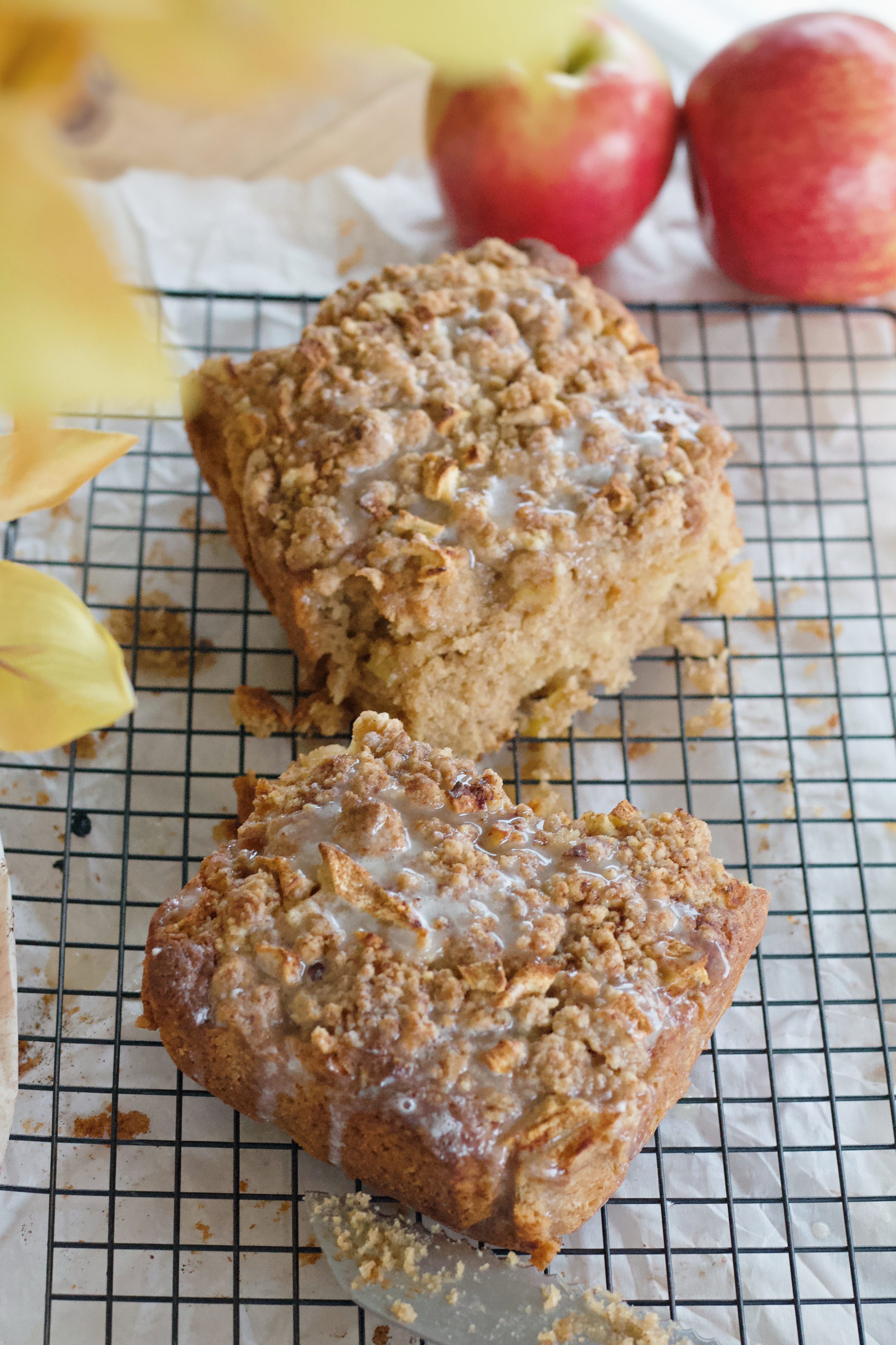 Cinnamon Apple Bread with a Crumble Topping