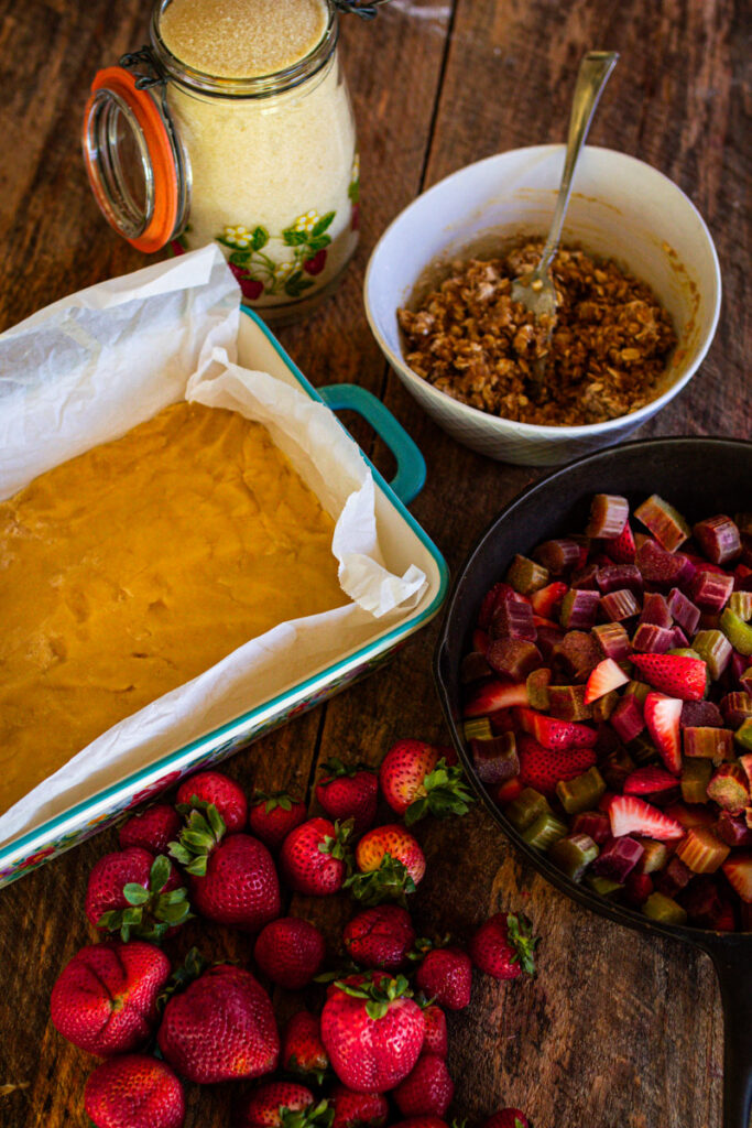 crust, filling, and topping for a strawberry rhubarb crisp.